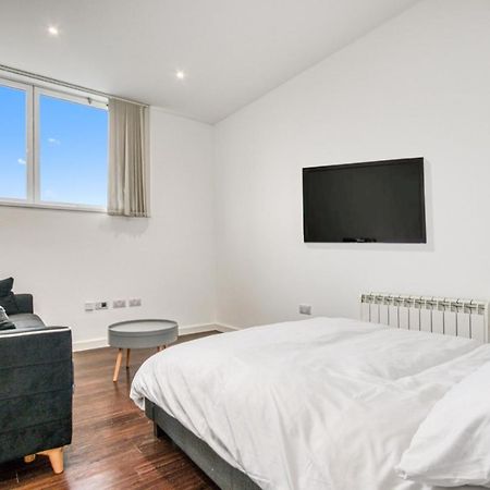 Stylish Studio By Heathrow Airport Apartment ลอนดอน ภายนอก รูปภาพ