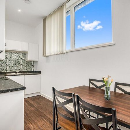 Stylish Studio By Heathrow Airport Apartment ลอนดอน ภายนอก รูปภาพ
