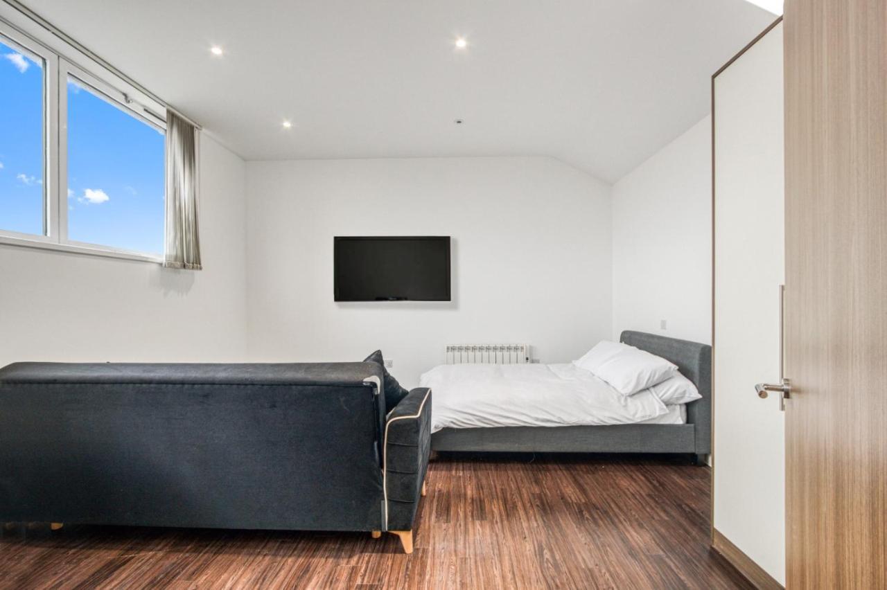 Stylish Studio By Heathrow Airport Apartment ลอนดอน ภายนอก รูปภาพ