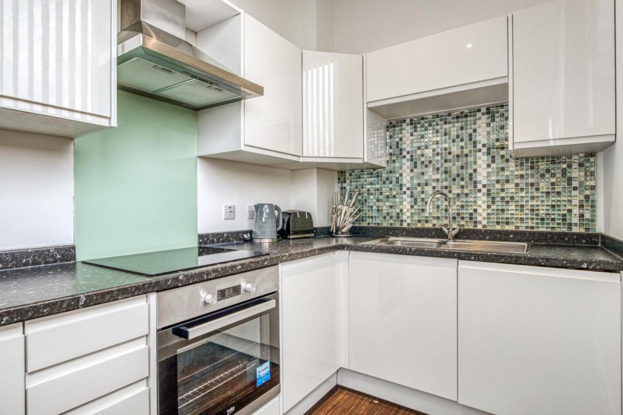 Stylish Studio By Heathrow Airport Apartment ลอนดอน ภายนอก รูปภาพ