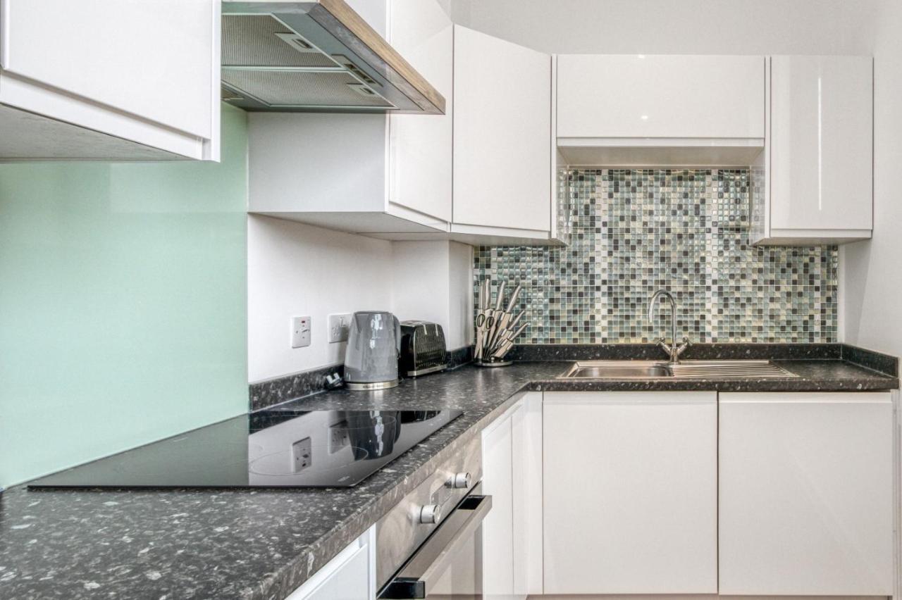 Stylish Studio By Heathrow Airport Apartment ลอนดอน ภายนอก รูปภาพ
